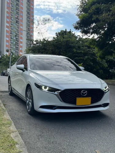 Mazda 3 Gran Touring 2025 híbrido 