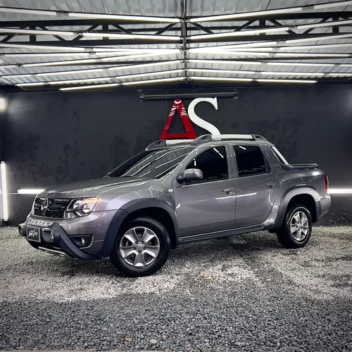 RENAULT DUSTER OROCH GRIS 2.0 2022 AT