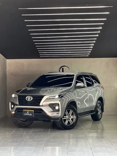 Toyota Fortuner SR