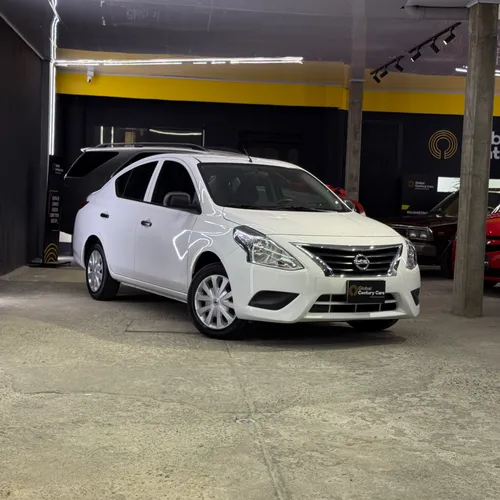 Nissan Versa v-drive automático 2022