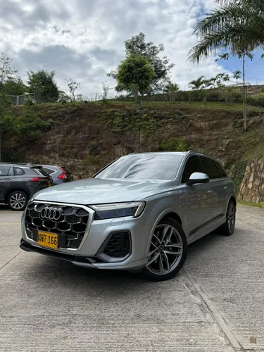 AUDI Q7 SLINE HÍBRIDO 2025