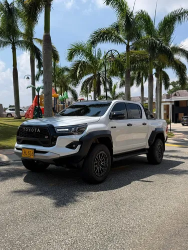 TOYOTA HILUX GR SPORT GAZOO RACING 2025