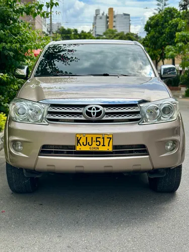 Toyota Fortuner Urbana 2011