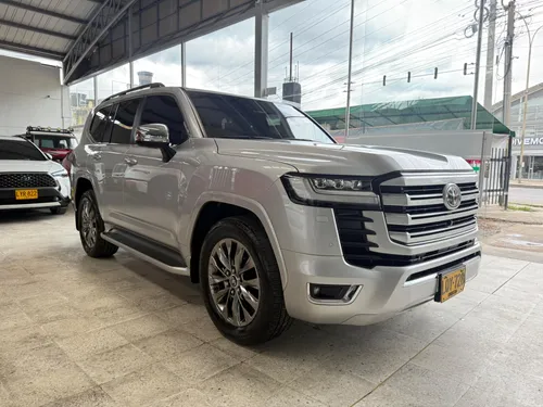 TOYOTA LC300 GASOLINA BLINDADA 2022