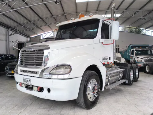 FREIGHTLINER COLUMBIA 2013