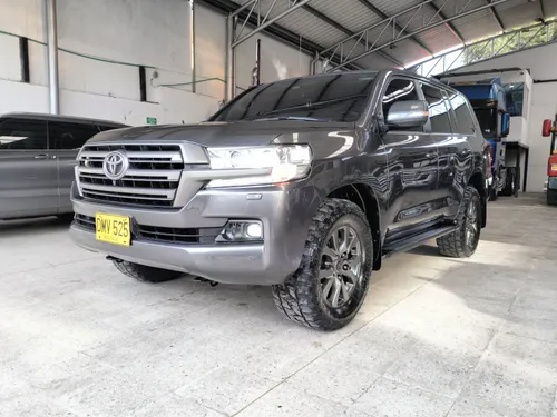 TOYOTA LC200 Sáhara GASOLINA 2017