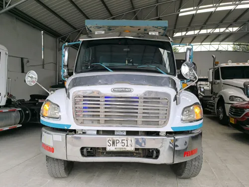 FREIGHTLINER M2 106 2009