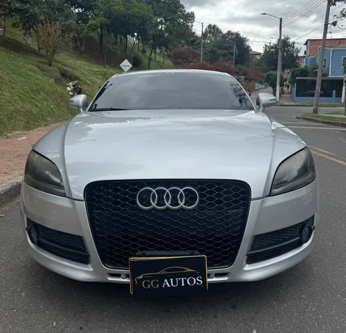AUDI TT 