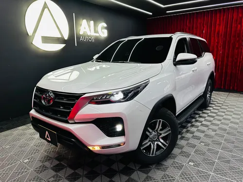 Toyota fortuner 2.8 SR 4X2