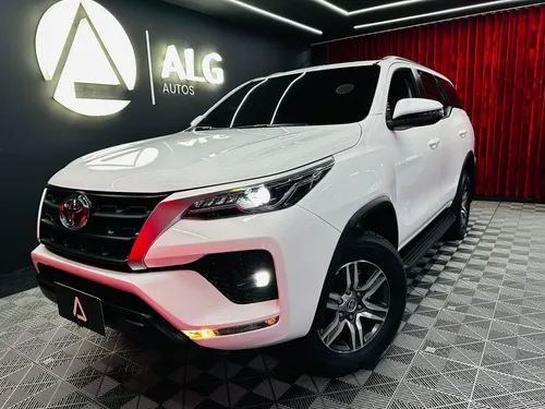 Toyota fortuner 2.8 SR 4x2 