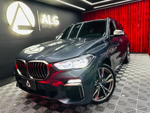 BMW X5 M50i 