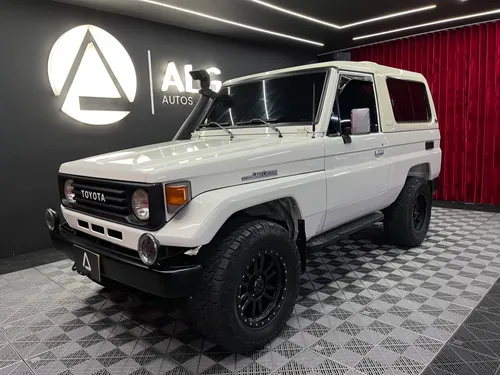 Toyota Land Cruiser Macho FJ73