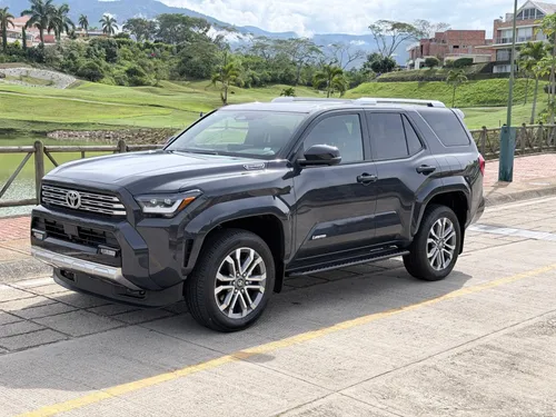 Toyota 4Runner Limited Híbrida 2025