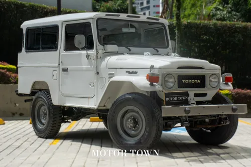 TOYOTA FJ43 FJ 43