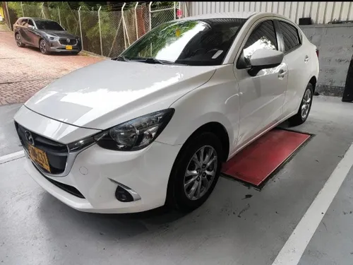 Mazda 2 Touring Sedan 2019