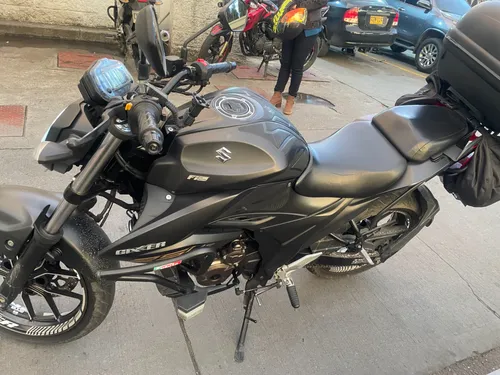 Suzuki Gixxer 250 modelo 2023