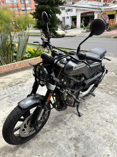 Husqvarna Svartpilen 200