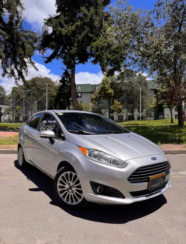 FORD FIESTA TITANIUM SEDAN