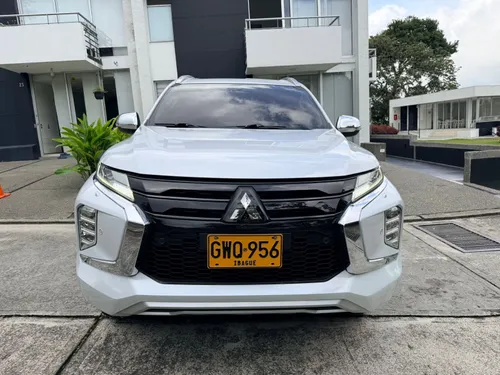MITSUBISHI MONTERO SPORT AT 4x4 DIESEL 2.5 CC 2021 