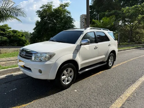 TOYOTA FORTUNER 2011 BLINDADA AUTOMÁTICA 