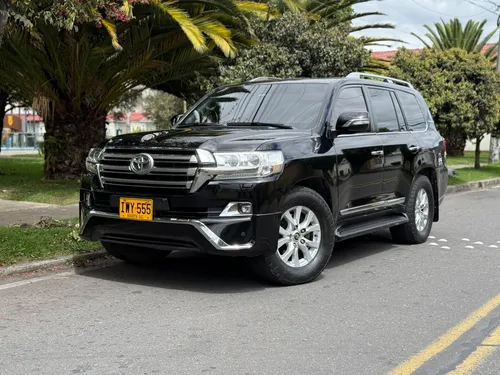 TOYOTA LC200 VXR Sahara DIÉSEL Blindada