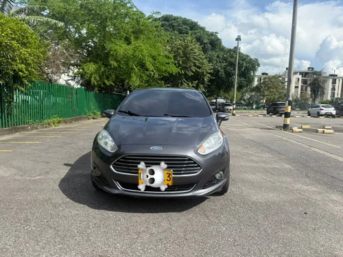 FORD FIESTA TITANIUM 1.6 AUT SEDAN 2015
