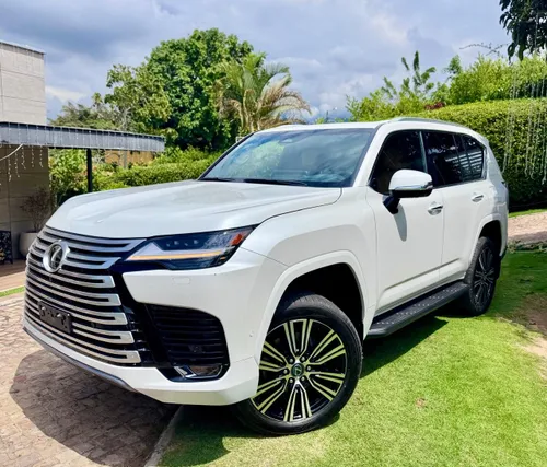 Lexus lx709H luxury 2025