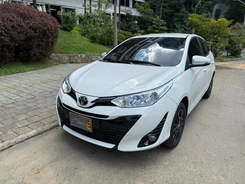TOYOTA YARIS XS HATCHBACK