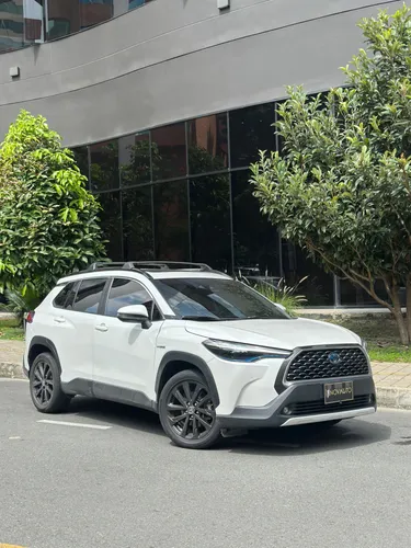 TOYOTA COROLLA CROSS HÍBRIDA SEG 