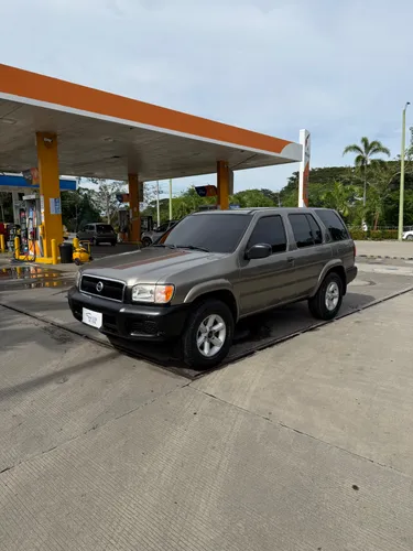 Nissan Pathfinder 3.5cc SE 2005