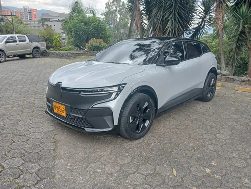 RENAULT MEGANE E-TECH ELÉCTRICO  2025