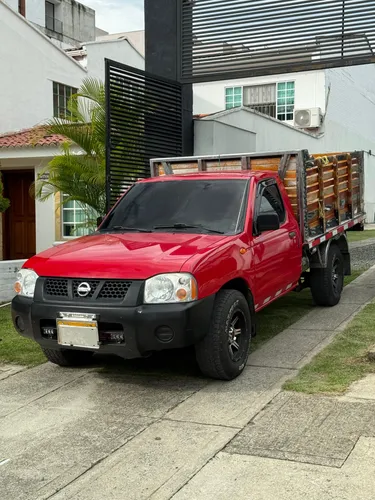 Nissan frontier NP300 estacas