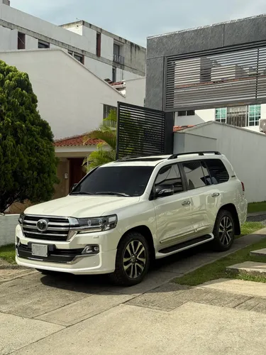 Toyota LC200 Sahara Executive Lounge Blindaje 3