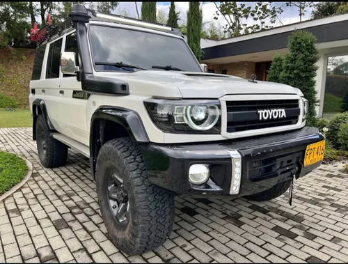Toyota land cruiser 76 Arabe 2017