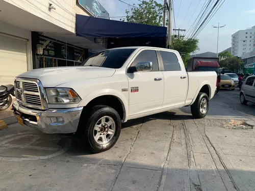 DODGE RAM 5.7 V8 HEMI LARAMIE FULL EQUIPO