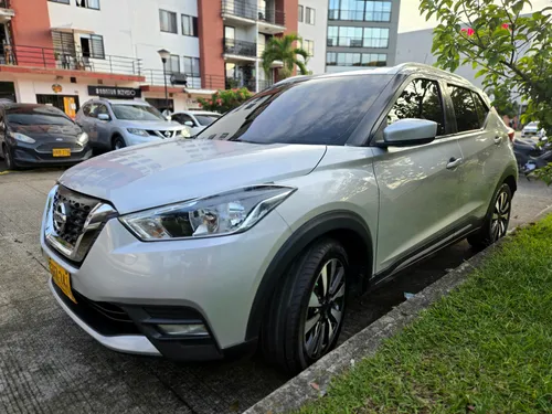 2020 Nissan Kicks Advance MT