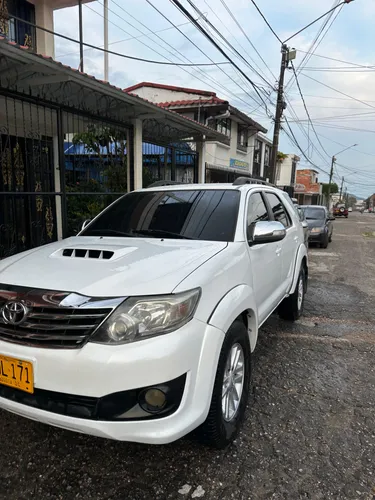 Toyota fortuner SR5 2014 blindaje 2 plus 