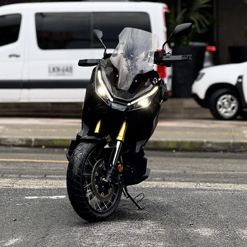 HONDA XADV 750 2025