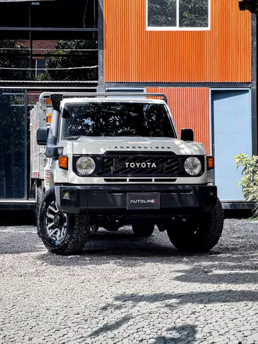 Toyota Land Cruiser GRJ estacas 79 2025
