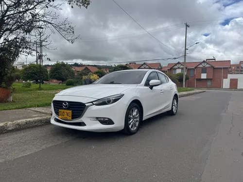 Mazda 3 Touring modelo 2019