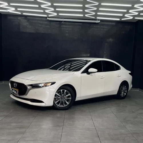 Mazda 3 Touring Híbrido 2025 2.0