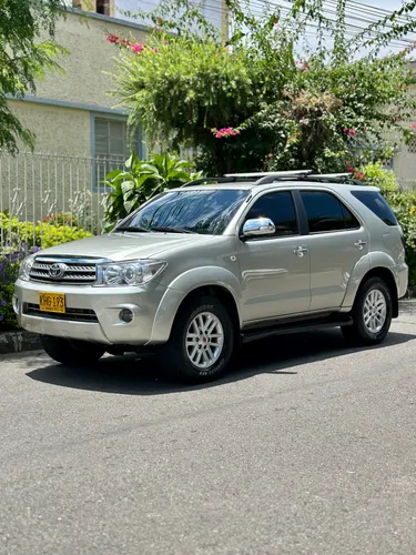 Toyota Fortuner 4x4 gasolina 2011