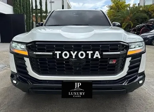 TOYOTA LAND CRUISER SÁHARA LC300 GR-S