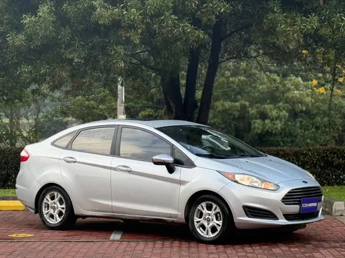 Ford Fiesta SE 2015 