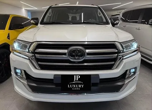 TOYOTA LAND CRUISER SÁHARA LC200 EXECUTIVE LOUNGE