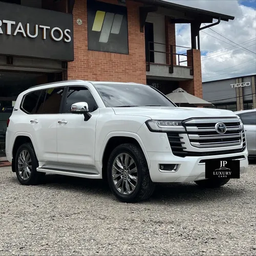 TOYOTA LAND CRUISER LC300 VXR