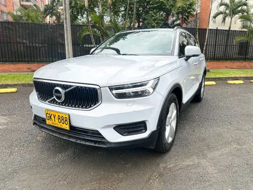 VOLVO XC40 2020