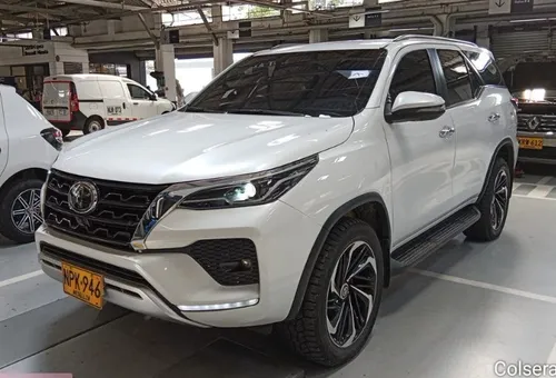 Toyota Fortuner SRV 2024
