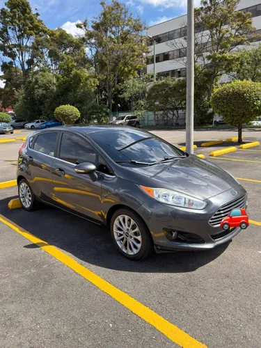Ford fiesta titanium hatchback 2017