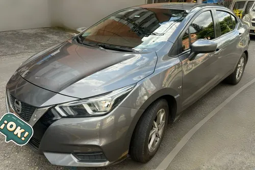 NISSAN VERSA 2020 AUTOMATICO Y FULL EQUIPO